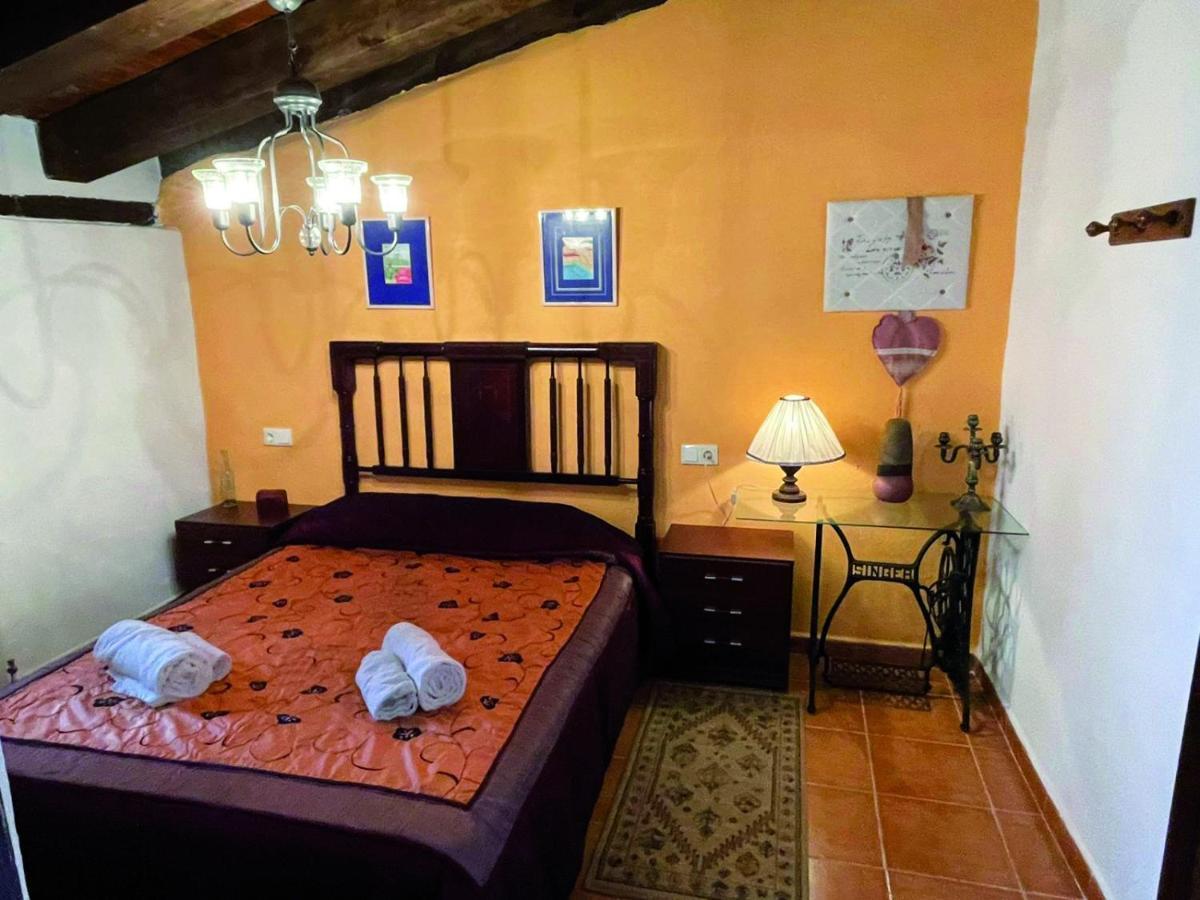 Casa Rural Vicenta 1750 Albentosa ภายนอก รูปภาพ