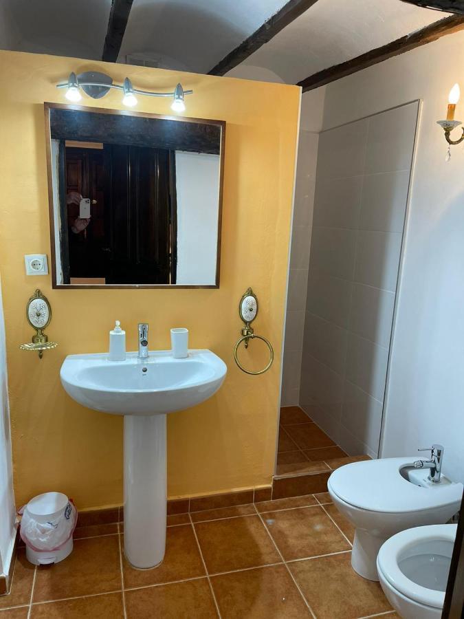 Casa Rural Vicenta 1750 Albentosa ภายนอก รูปภาพ