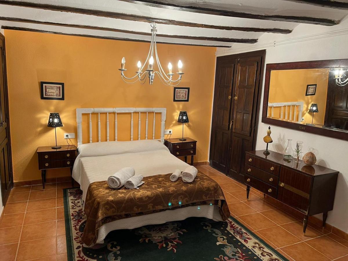 Casa Rural Vicenta 1750 Albentosa ภายนอก รูปภาพ