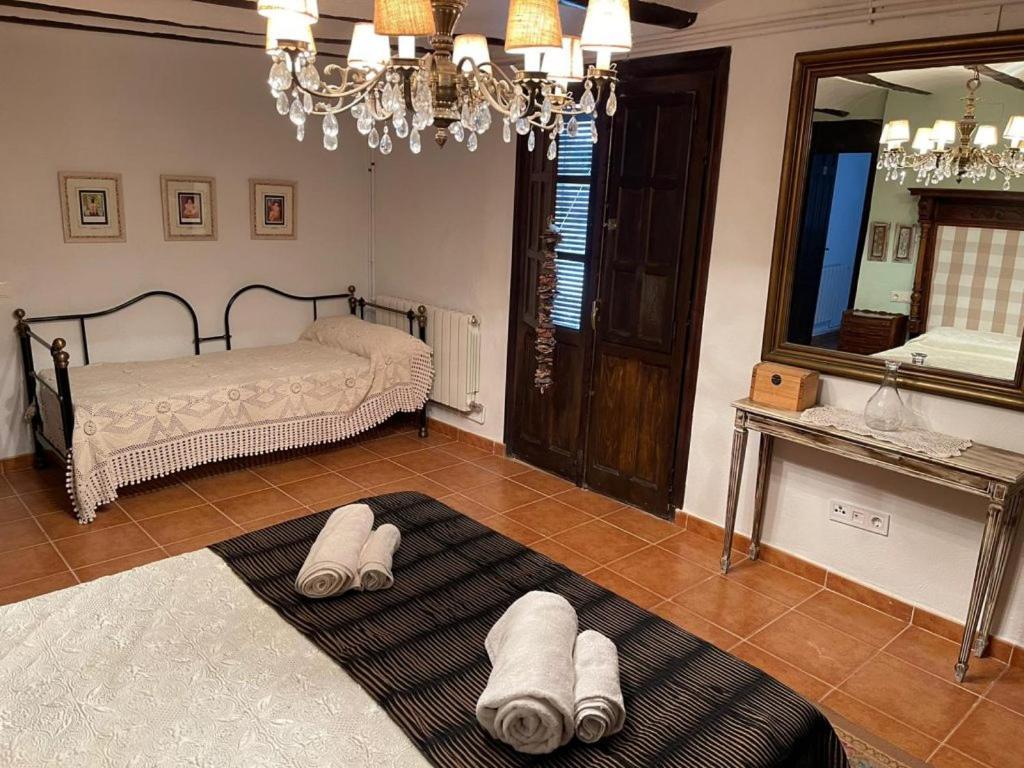 Casa Rural Vicenta 1750 Albentosa ภายนอก รูปภาพ
